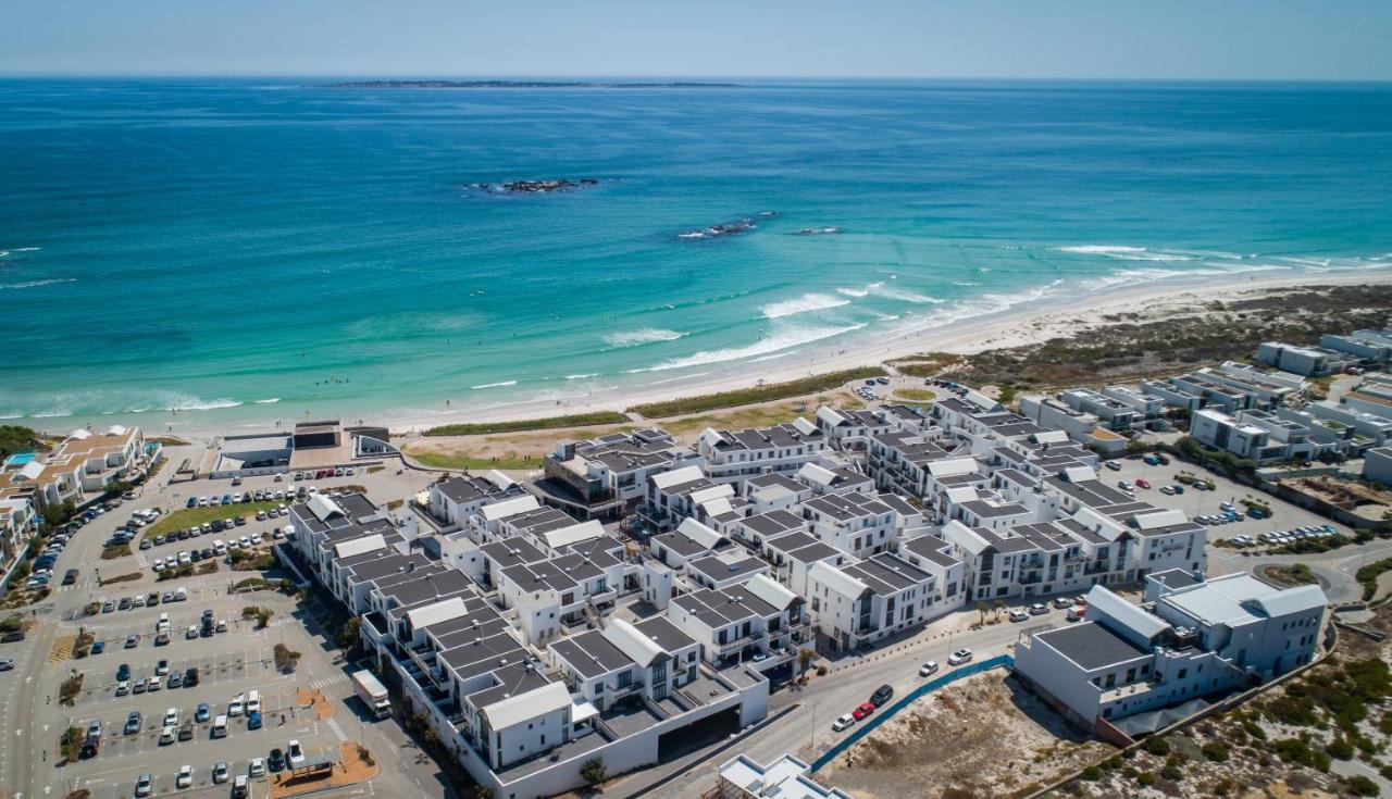 Elegant Beachfront 192 Eden On The Bay Beachfront Apartment, Blouberg, Apartamento *