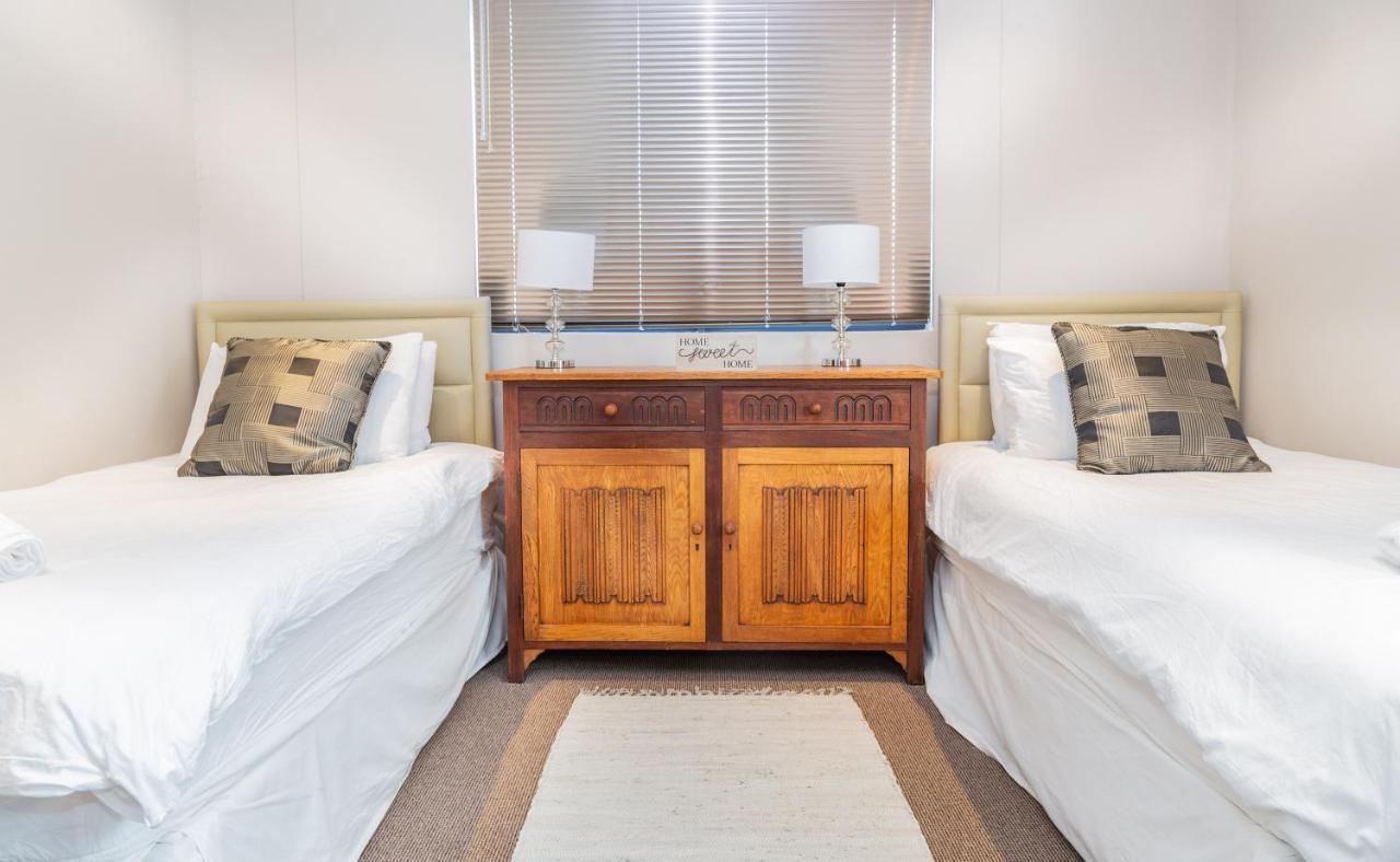 Apartamento Elegant Beachfront 192 Eden On The Bay Beachfront Apartment, Blouberg, Cidade Do Cabo