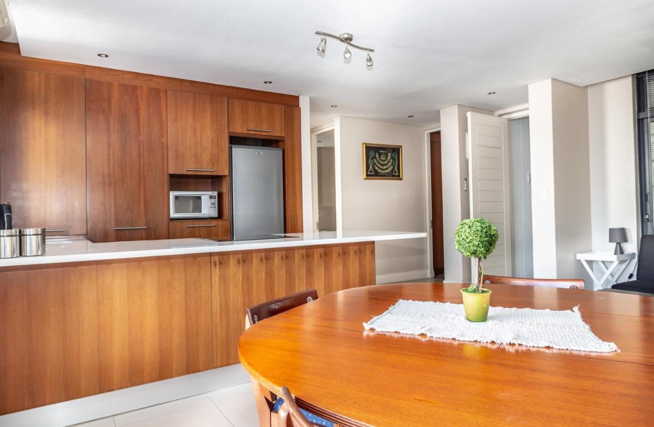 Apartamento Elegant Beachfront 192 Eden On The Bay Beachfront Apartment, Blouberg, *