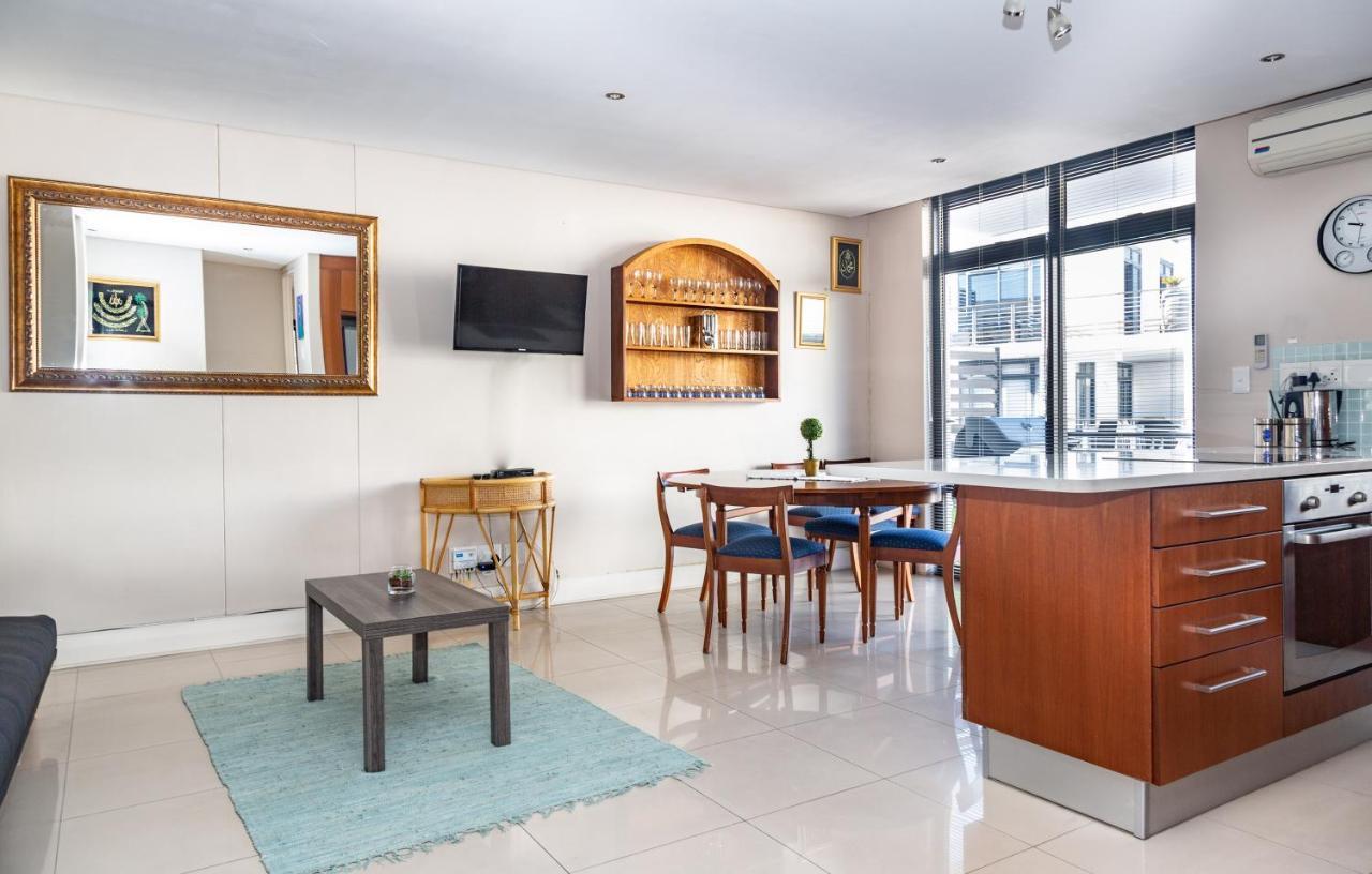 Apartamento Elegant Beachfront 192 Eden On The Bay Beachfront Apartment, Blouberg, *